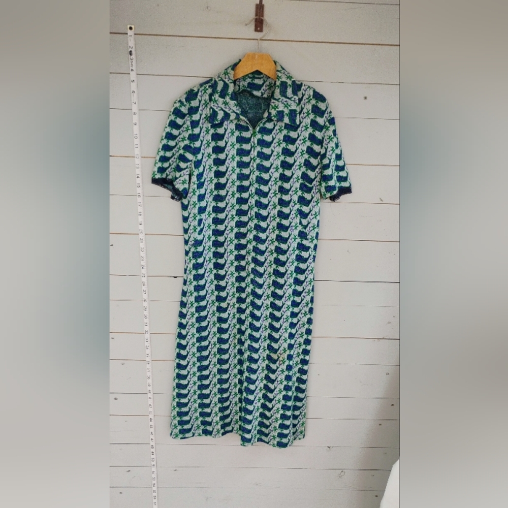 Blue and Green Ocean whale fabric pattern Casual Midi Dress with Crew Neck line